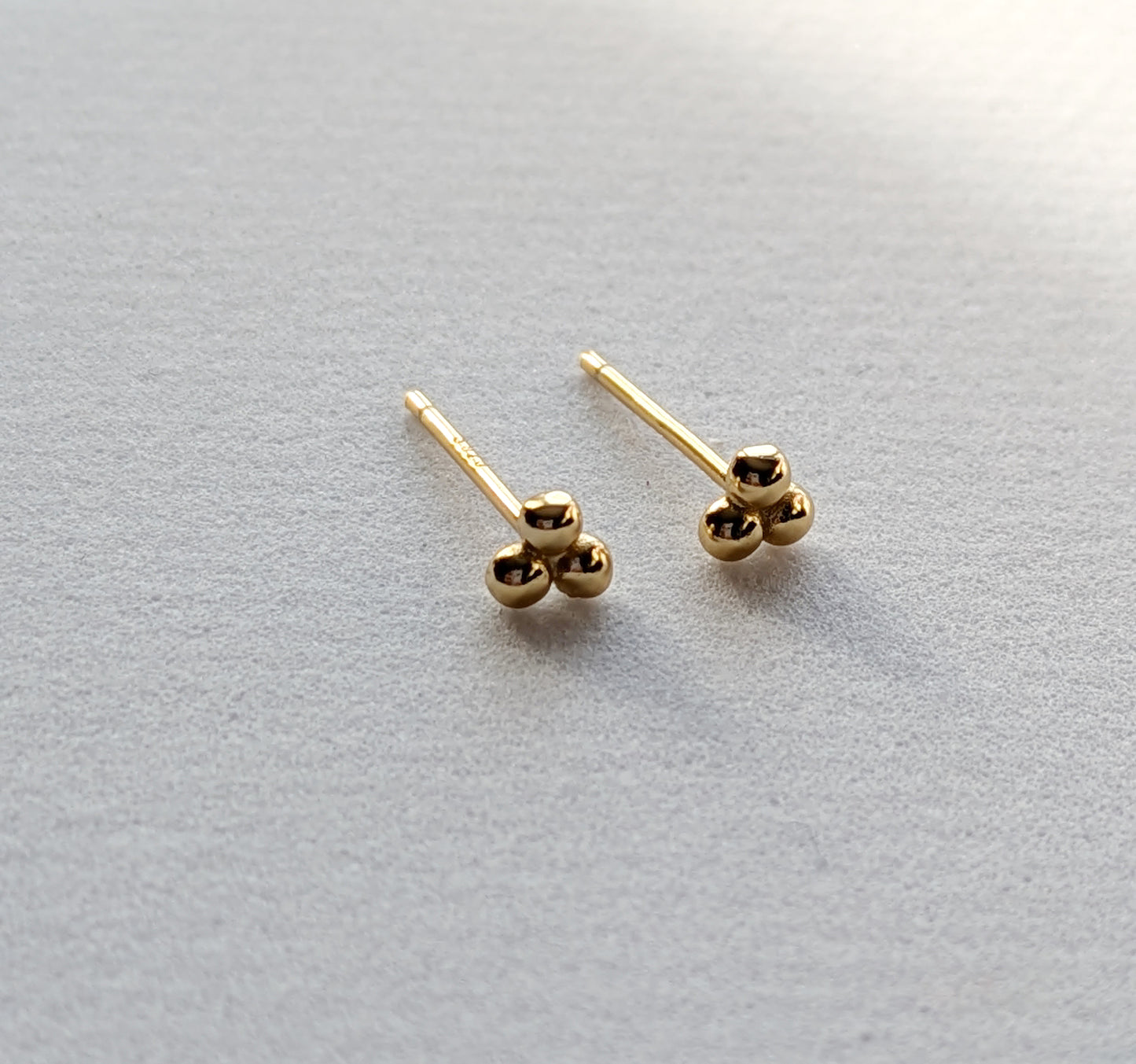 Anae mini stud earrings