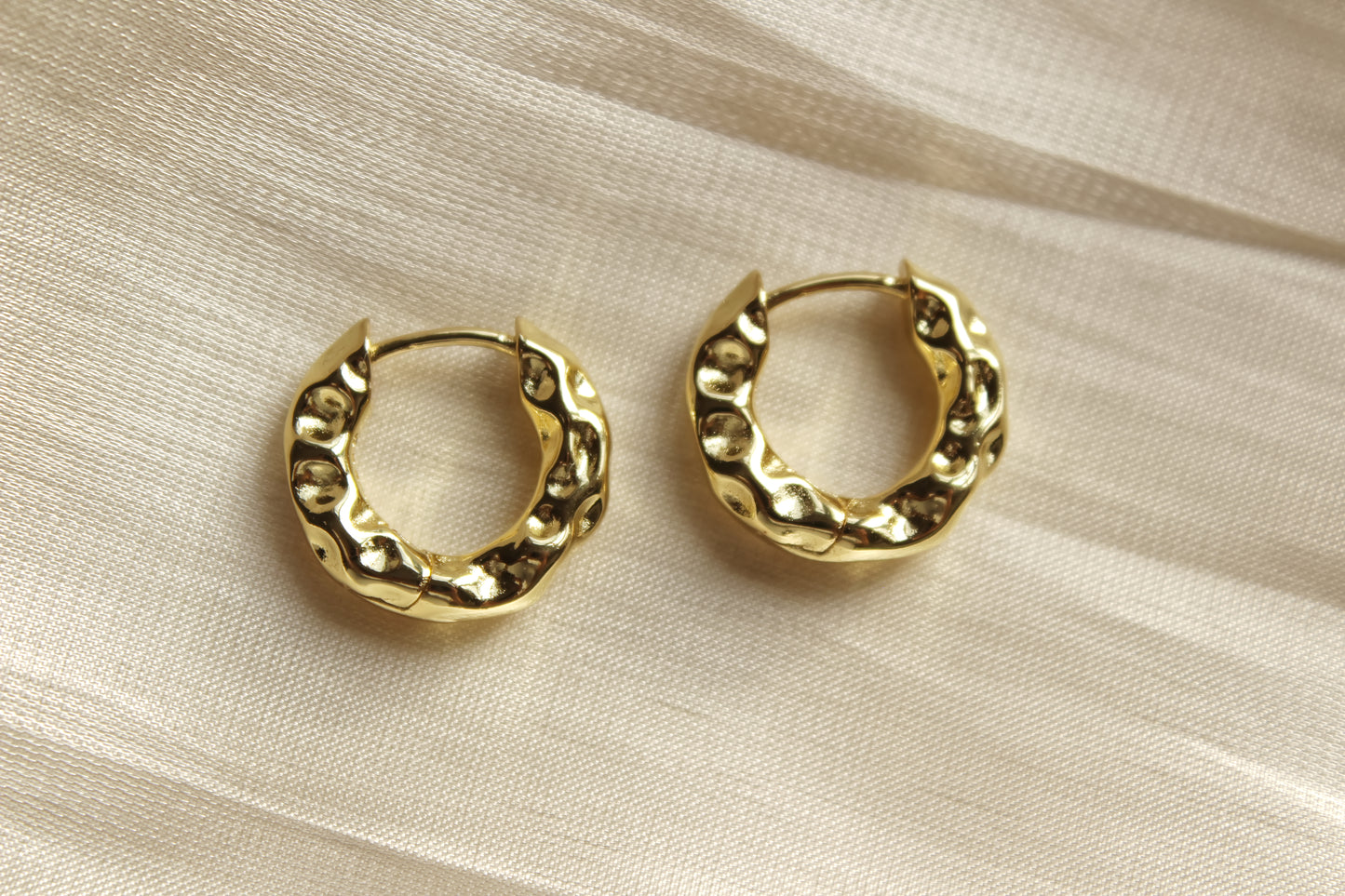 Livia mini hoop