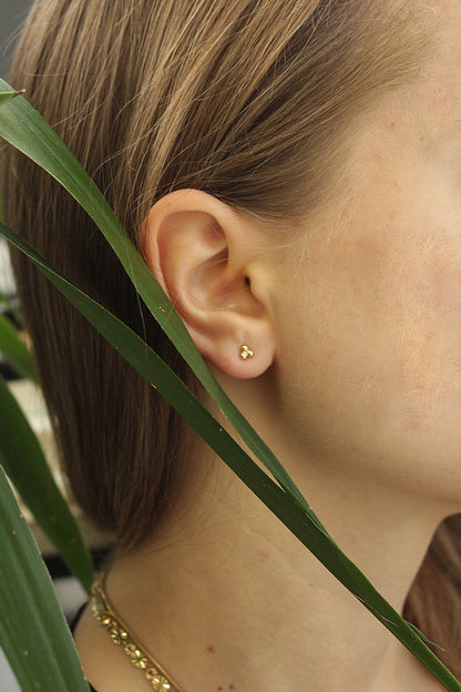 Anae mini stud earrings