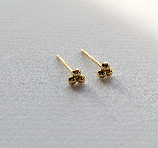 Anae mini stud earrings