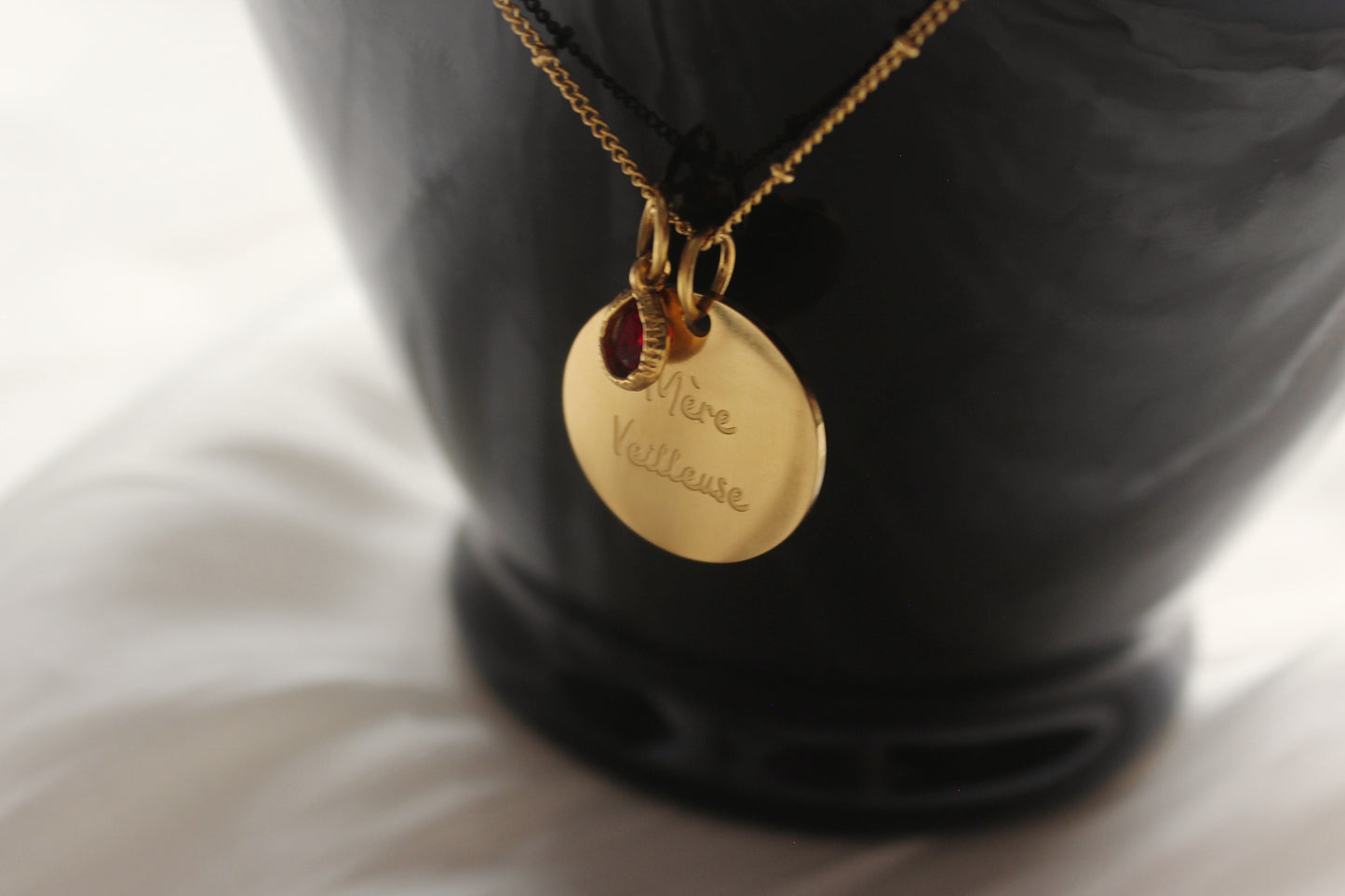 Mère veilleuse Necklace